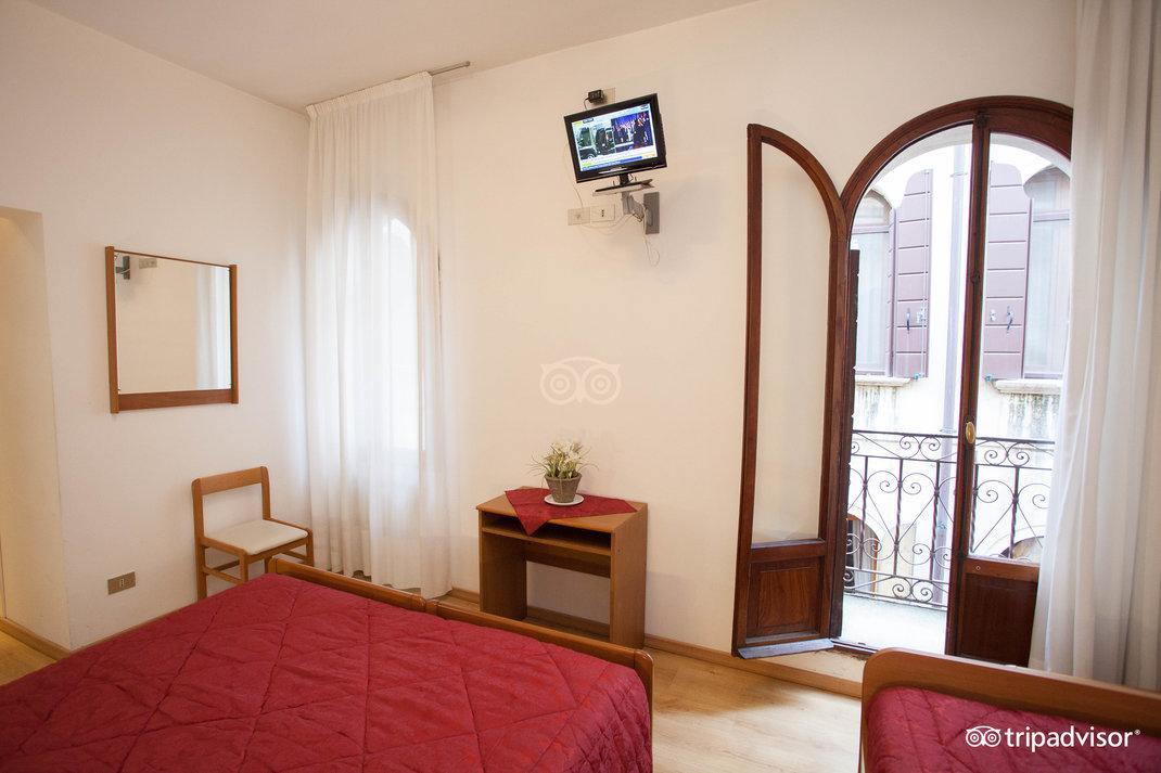 Hotel Caprera Velence Kültér fotó